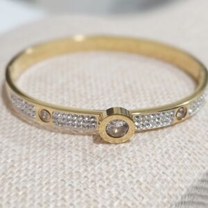 Elegant Gold Bangle Bracelet